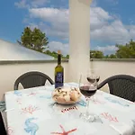 Cupic 2 By Interhome Apartmán *